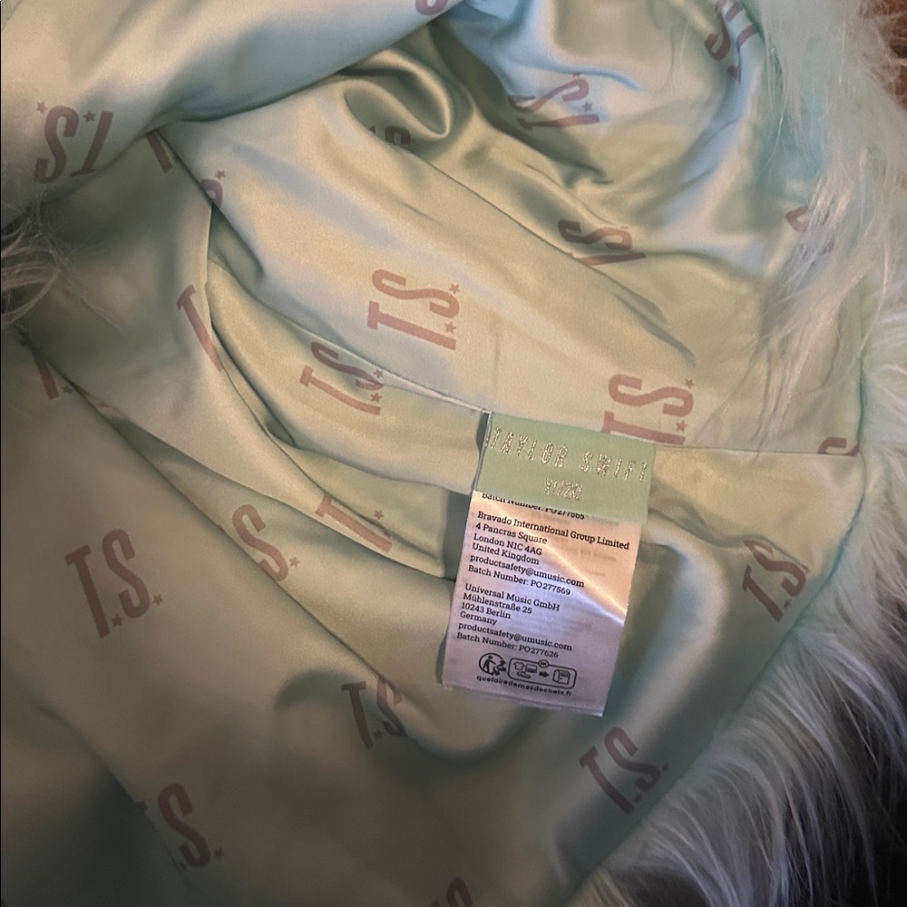 Taylor Swift Life of a Showgirl Mint Faux Fur Coat XL/2XL w Garment Bag NWT - Picture 6 of 6